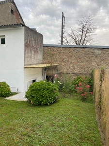 Maison de ville restaurée, 106m2 avec garage sur terrain 283m²  79 400 €