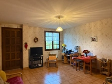 Pavillon de 155m², 5 chambres avec possibilité de 2 appartements indépendants sur terrain de 1527m² 138 000 €