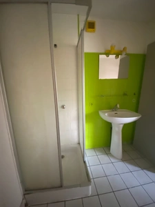 Maison en pierre, 95 m², avec cave et dépendances sur 636 m² de terrain 75 000 €