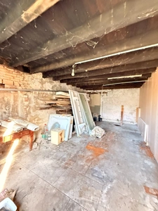 EN EXCLUSIVITE Maison en pierre de 113m² avec grange sur 2,4ha de terrain 128 000 €
