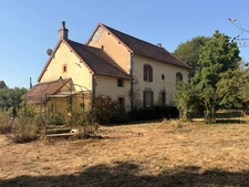 Propriété de caractère 284m² habitable, 5 chambres, annexe + grange sur terrain de 6885m² 197 000 €