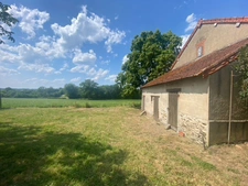 EN EXCLUSIVITE ! Maison de village, 110m², 4 pièces, avec dépendances sur terrain de 8783 m² 76 000 €