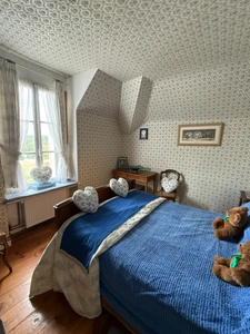  Manoir de 170m² avec son annexe de 50m² et ses dépendances sur terrain de 3 423m² 244 000 €