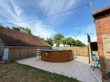 Gite/Maison en pierre, 164m², avec dépendances sur 945m² de terrain 127 000 €