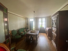Demeure de 284m², 11 pièces, 7 chambres avec 600m² de dépendances, terrain de 2200m² 211 000 €