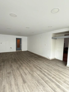 Maison de ville de 157m² avec potentiel local professionnel et dépendances, jardin 69 900 €