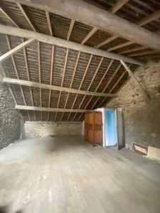 Maison de village, 103m², 3 chambres, terrasse et jardinet avec 2 garages 59 900 €