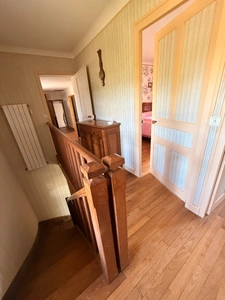 Maison en pierre de 126m², 4 chambres, avec grange 65 000 €