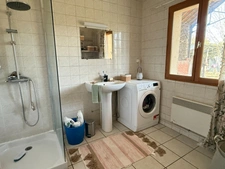 EN EXCLUSIVITE ! Maison de village, 110m², 4 pièces, avec dépendances sur terrain de 8783 m² 76 000 €