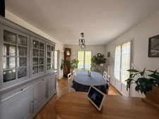 Pavillon sur sous sol de 170m², 5 chambres, piscine sur terrain de 2000m² 197 000 €