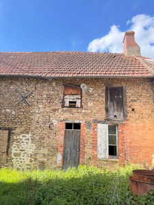 Maison en pierre 105m², 3 chambres sur 1 hectare de terrain + 3ha de terrain indépendants supplémentaires 78 000 €