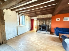 BELLE OPPORTUNITE ! Maison en pierre de 165m², pleine de charme, 4 chambres, Cour intérieure de 379m² 93 000 €