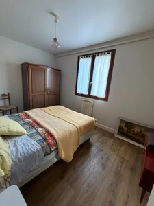 Pavillon de 155m², 5 chambres avec possibilité de 2 appartements indépendants sur terrain de 1527m² 138 000 €