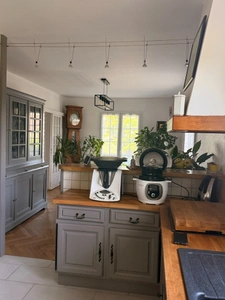 Pavillon sur sous sol de 170m², 5 chambres, piscine sur terrain de 2000m² 197 000 €