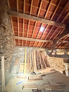 EN EXCLUSIVITE ! Maison en pierre de 115m2 + dépendances sur 4079m2 de terrain 89 990 €