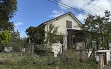Pavillon sur sous sol, 118m², 3 chambres avec véranda sur 2721m² de terrain 128 000 €