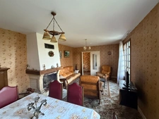 Pavillon de 155m², 5 chambres avec possibilité de 2 appartements indépendants sur terrain de 1527m² 138 000 €