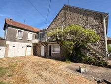 EN EXCLUSIVITE ! Maison en pierre de 136m², 2 garages sur terrain de 950m² 71 500 €
