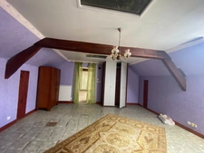 Maison en pierre, 167m², avec grange sur 730m² de terrain 112 000 €