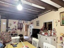 Maison de ville de 157m² avec potentiel local professionnel et dépendances, jardin 69 900 €