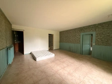 Propriété de caractère 284m² habitable, 5 chambres, annexe + grange sur terrain de 6885m² 197 000 €