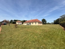 Pavillon de plain pied 136m², de 2012, 5 chambres, sur terrain de 1719m² 229 000 €