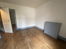 Maison en pierre, 95 m², avec cave et dépendances sur 636 m² de terrain 75 000 €