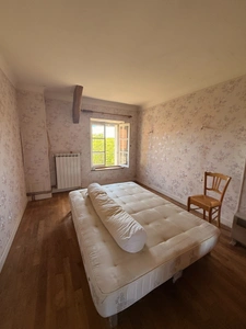 Maison en pierre de 126m², 4 chambres, avec grange 65 000 €