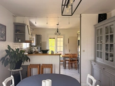 Pavillon sur sous sol de 170m², 5 chambres, piscine sur terrain de 2000m² 197 000 €