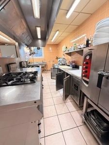 OPPORTUNITE ! Restaurant de caractère avec fonds et murs, adresse emblématique, à vendre au coeur de Guéret 415 000 €