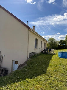 Pavillon de 68m² 2 chambres avec vue exceptionnelle sur vallée et chateau de Puyguillon 2998m² de terrain 117 500€
