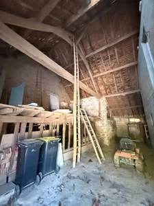 Charmante maison en pierre, 115m², 3 chambres, 1175 m² de terrain 89 900 €