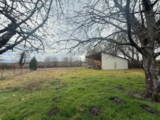 Pavillon de plain pied, 2 chambres, avec dépendances, sur 5425m² de terrain 85 500 €