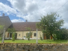 Maison en pierre, 167m², avec grange sur 730m² de terrain 112 000 €