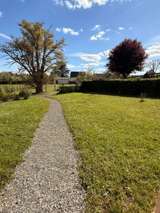 Pavillon de 68m² 2 chambres avec vue exceptionnelle sur vallée et chateau de Puyguillon 2998m² de terrain 117 500€
