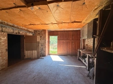 EN EXCLUSIVITE ! Authentique bâtisse en pierre 93m², sur près d'un hectare de terrain bordé par la rivière 79 900 €