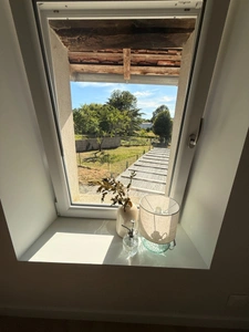 Maison en pierre entièrement rénovée, 95m², avec dépendances, terrain de 1154m² 148 000 €