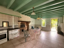 Propriété de caractère 284m² habitable, 5 chambres, annexe + grange sur terrain de 6885m² 197 000 €
