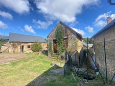 EN EXCLUSIVITE ! Corps de ferme avec maison d'habitation de 89m² sur terrain de 2hectares 2188m² 125 000 €