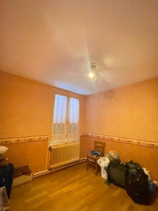 Maison de ville 108m², avec courette et dépendances 49 500 €
