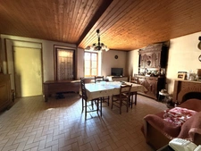 EN EXCLUSIVITE ! Propriété avec maison d'habitation 87m², dépendances sur 13 600m² de terrain 148 000 €