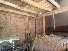EN EXCLUSIVITE ! Ancienne petite ferme à restaurer 66m² avec dépandances terrain 2238m² 24500€