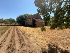 EN EXCLUSIVITE ! Charmante maison en pierre 60m² à rénover, Terrain de 900 m² 18 500 €
