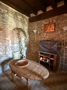 EN EXCLUSIVITE ! Maison en pierre à restaurer 72m² sur terrain de 205m², 19 000 €