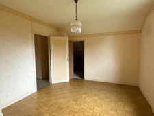 Pavillon sur sous sol, 118m², 3 chambres avec véranda sur 2721m² de terrain 128 000 €