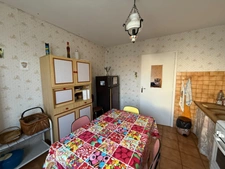 Pavillon de 155m², 5 chambres avec possibilité de 2 appartements indépendants sur terrain de 1527m² 138 000 €