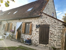 Ensemble de 2 maisons mitoyennes en pierre 209m² + grange, terrain 2000m² 79 500 €