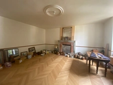 Demeure de 284m², 11 pièces, 7 chambres avec 600m² de dépendances, terrain de 2200m² 211 000 €