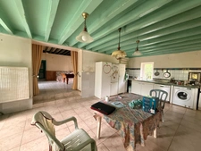 Propriété de caractère 284m² habitable, 5 chambres, annexe + grange sur terrain de 6885m² 197 000 €