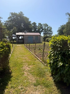 Pavillon sur sous sol de 170m², 5 chambres, piscine sur terrain de 2000m² 197 000 €